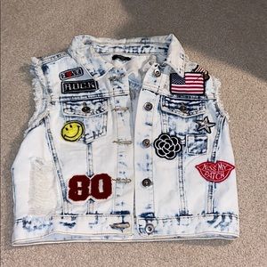 CHIQLE denim vest with patches new size M
